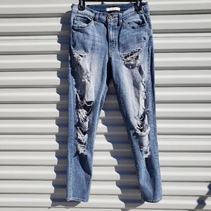 KanCan distressed light wash skinny jeans